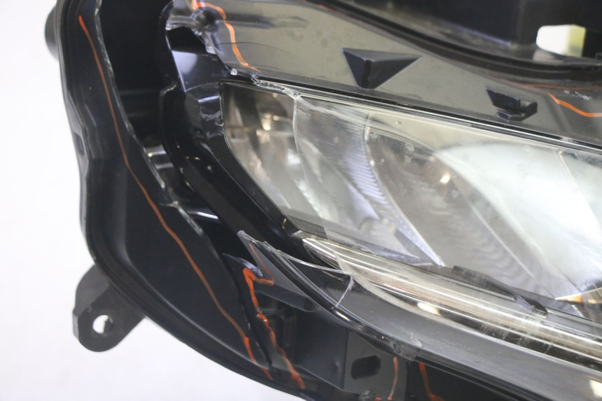 photo de PHARE AVANT YAMAHA TRICITY 300 (2020 - 2024) - Vue d’ensemble