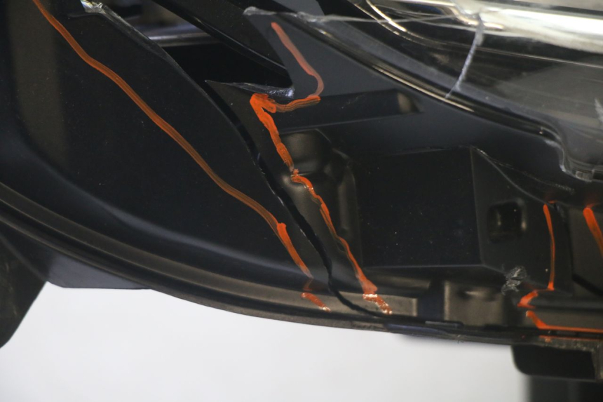 photo de PHARE AVANT YAMAHA TRICITY 300 (2020 - 2024) - Points de fixation