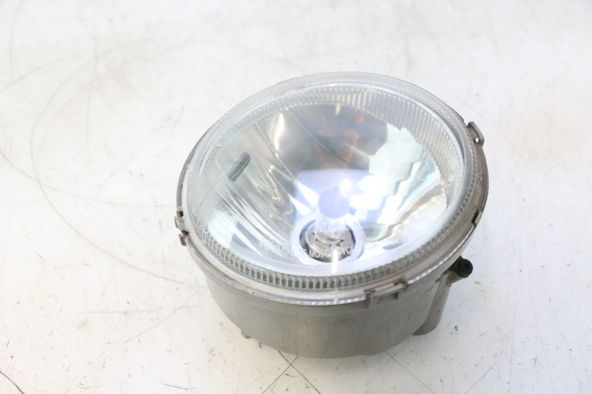 photo de PHARE AVANT PIAGGIO VESPA PRIMAVERA 2T 50 (2013 - 2018) - Gros plan technique