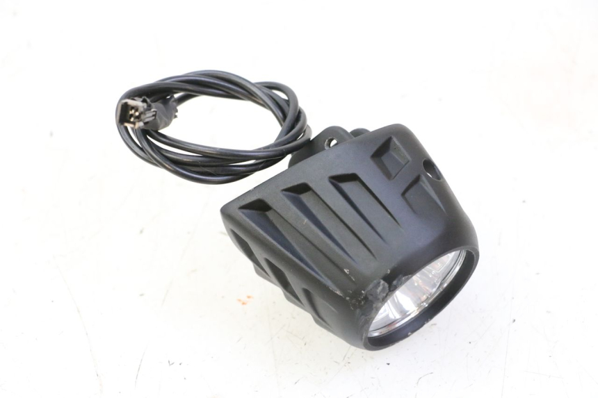 photo de PHARE AVANT DUALTRON VICTOR LIMITED 1 - Détail de la pièce