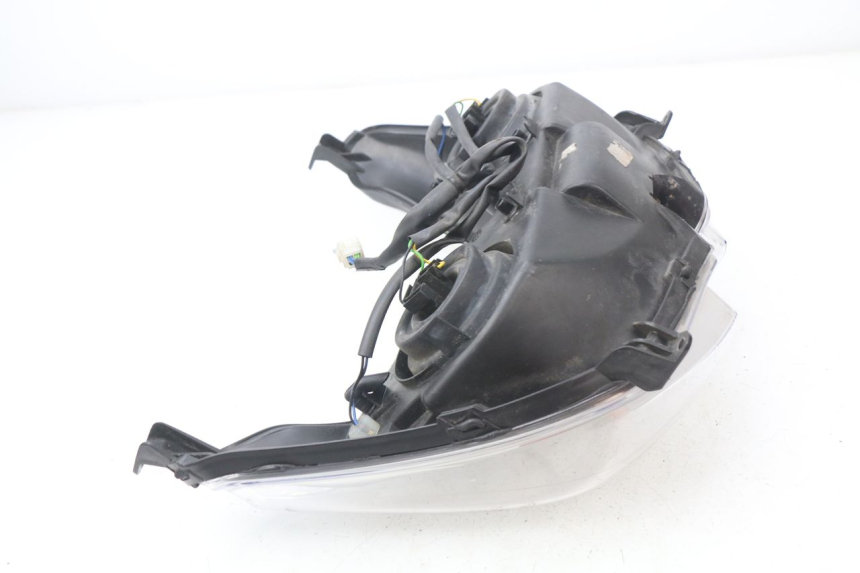 photo de PHARE AVANT YAMAHA XMAX X-MAX 125 (2006 - 2009) - Autre angle de vue