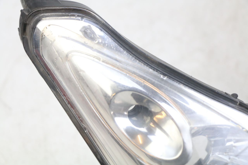 photo de PHARE AVANT YAMAHA XMAX X-MAX 125 (2006 - 2009) - Autre angle de vue