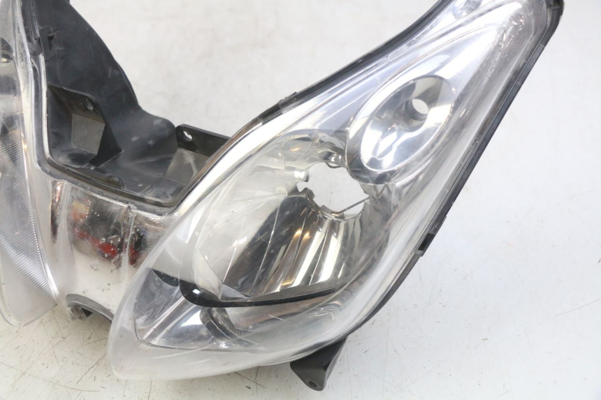 photo de PHARE AVANT YAMAHA XMAX X-MAX 125 (2006 - 2009) - Vue d’ensemble