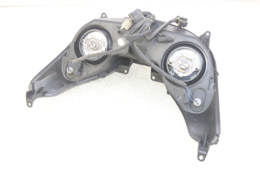 photo de PHARE AVANT YAMAHA XMAX X-MAX 125 (2006 - 2009) - Autre angle de vue