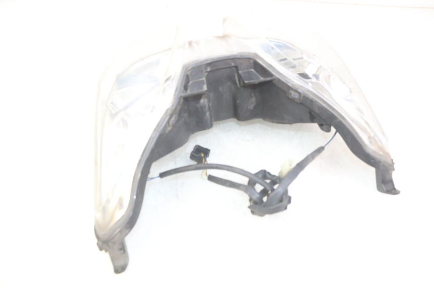 photo de PHARE AVANT YAMAHA XMAX X-MAX 125 (2006 - 2009) - Gros plan technique