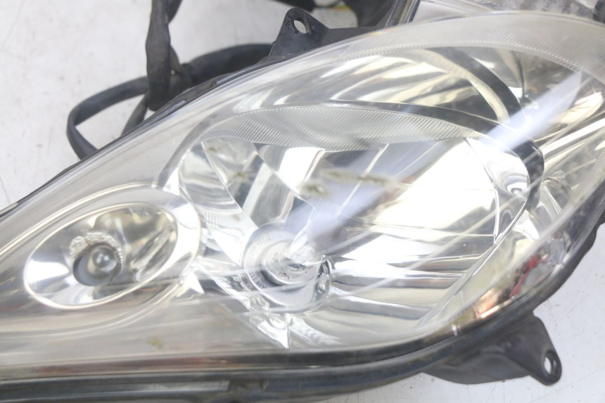 photo de PHARE AVANT YAMAHA XMAX X-MAX 125 (2006 - 2009) - Angle alternatif