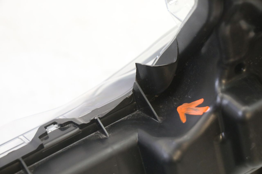 photo de PHARE AVANT YAMAHA XMAX X-MAX 125 (2021 - 2025) - Vue d’ensemble