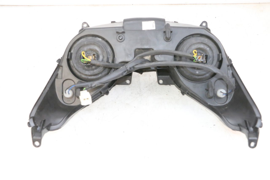 photo de PHARE AVANT YAMAHA XMAX X-MAX 125 (2006 - 2009) - Gros plan technique