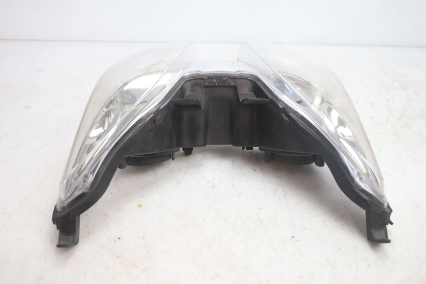 photo de PHARE AVANT YAMAHA XMAX X-MAX 125 (2006 - 2009) - Gros plan technique