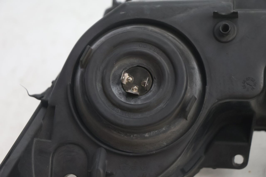 photo de PHARE AVANT YAMAHA XMAX X-MAX 125 (2006 - 2009) - État de surface
