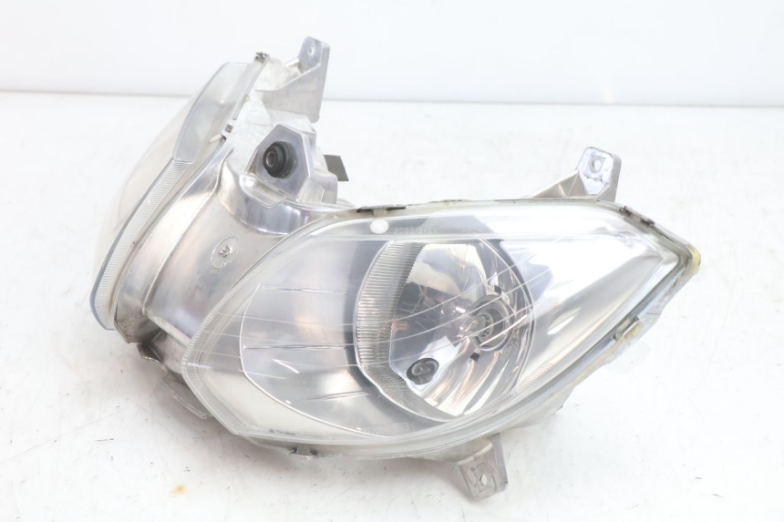 photo de PHARE AVANT YAMAHA X-MAX XMAX 125 (2010 - 2013) - Autre angle de vue
