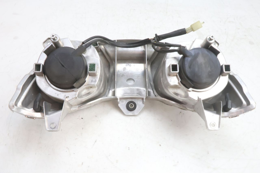 photo de PHARE AVANT YAMAHA X-MAX XMAX 125 (2010 - 2013) - État de surface