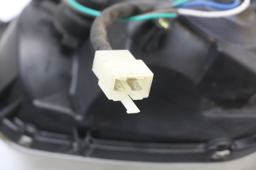 photo de PHARE AVANT SYM X-PRO 4T 50 (2014 - 2021) - Gros plan technique