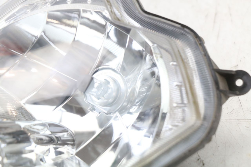 photo de PHARE AVANT SYM X-PRO 4T 50 (2014 - 2021) - Points de fixation