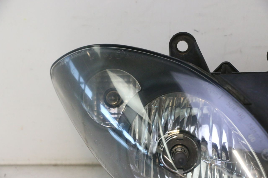 photo de PHARE AVANT PIAGGIO X9 AMALFI 180 (2000 - 2003) - Gros plan technique