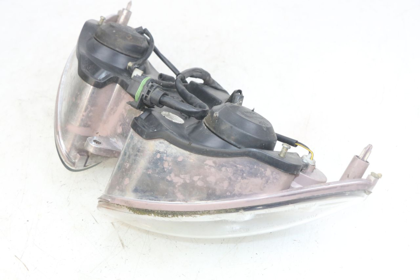 photo de PHARE AVANT PIAGGIO X9 EVOLUTION 125 (2003 - 2007) - Détail de la pièce