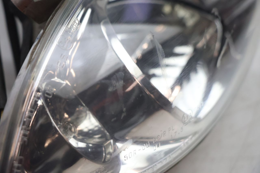 photo de PHARE AVANT PIAGGIO X9 EVOLUTION 125 (2003 - 2007) - Zoom état d’usage