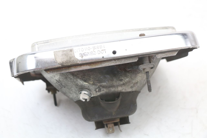 photo de PHARE AVANT YAMAHA XJ F 900 (1983 - 1994) - Gros plan technique