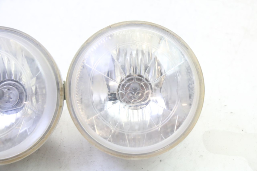 photo de PHARE AVANT YAMAHA YFM GRIZZLY 550 (2008 - 2015) - Autre angle de vue