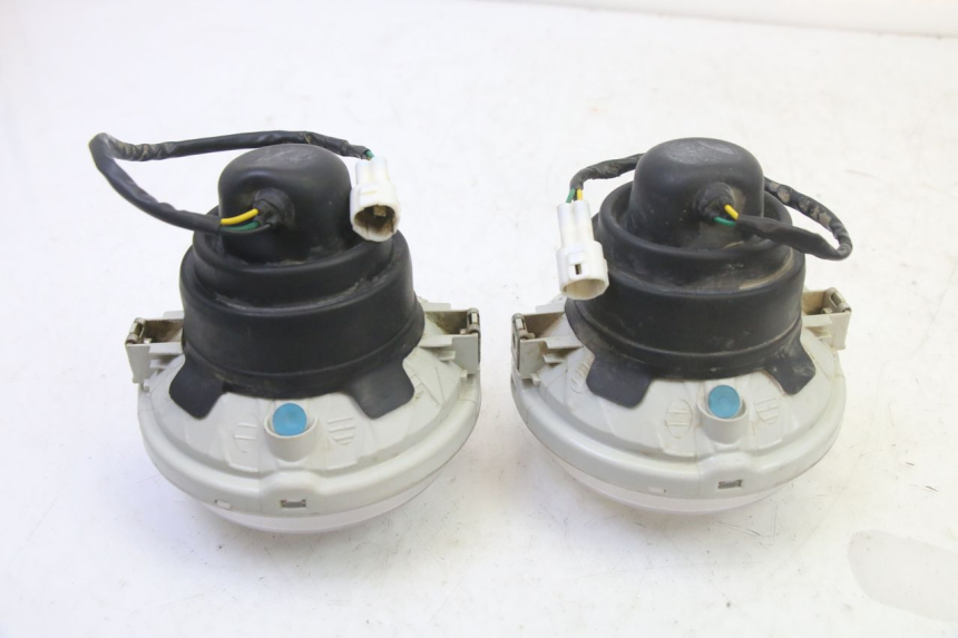 photo de PHARE AVANT YAMAHA YFM GRIZZLY 550 (2008 - 2015) - Vue d’ensemble