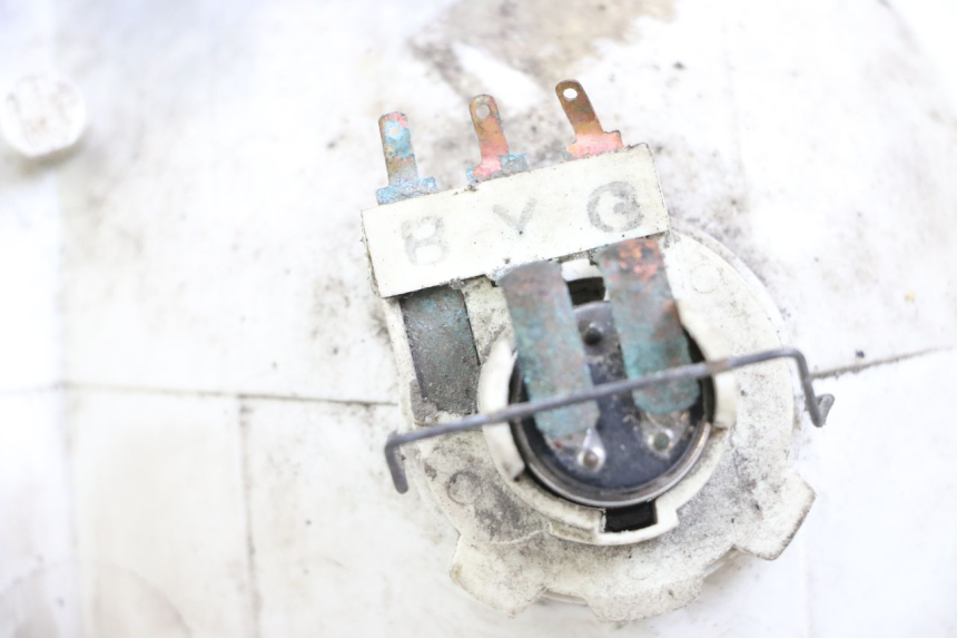 photo de PHARE AVANT YAMAHA YN NEO'S 50 (1997 - 2004) - Vue d’ensemble