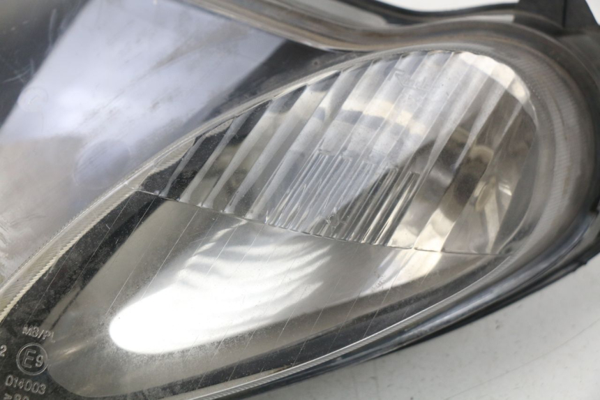 photo de PHARE AVANT YAMAHA YP MAJESTY 125 (2002 - 2006) - Zoom état d’usage