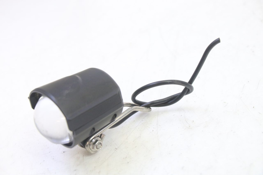 photo de PHARE AVANT MOOVWAY Z8 1 - Zoom état d’usage