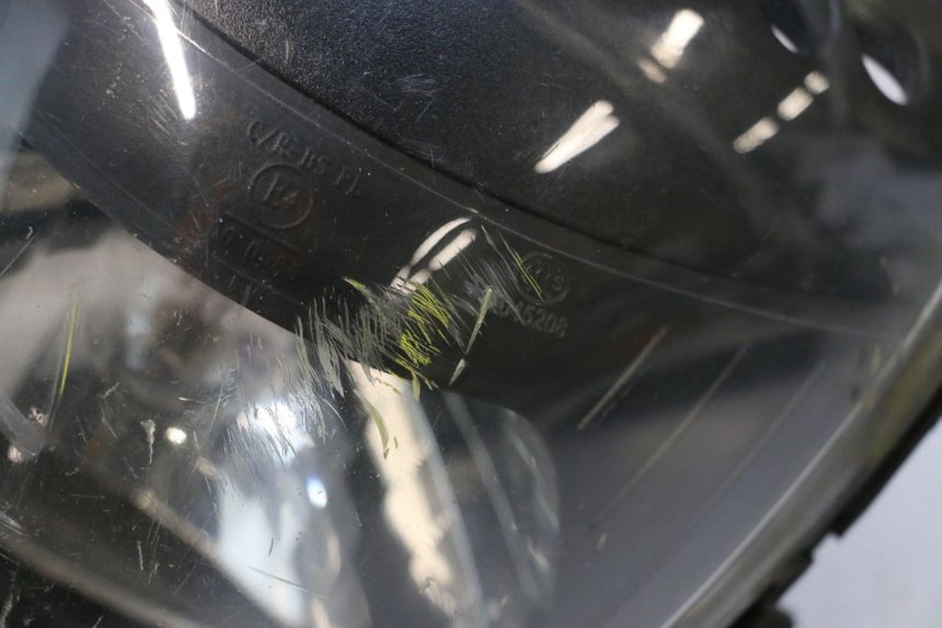 photo de PHARE AVANT PIAGGIO ZIP 4T 50 (2018 - 2020) - Zoom état d’usage
