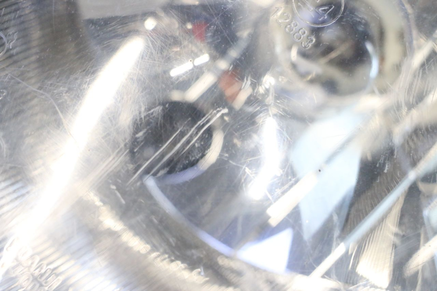 photo de PHARE AVANT UNIVERSAL BIKE ZN50QT-11B 50 (2018 - 2021) - Vue rapprochée