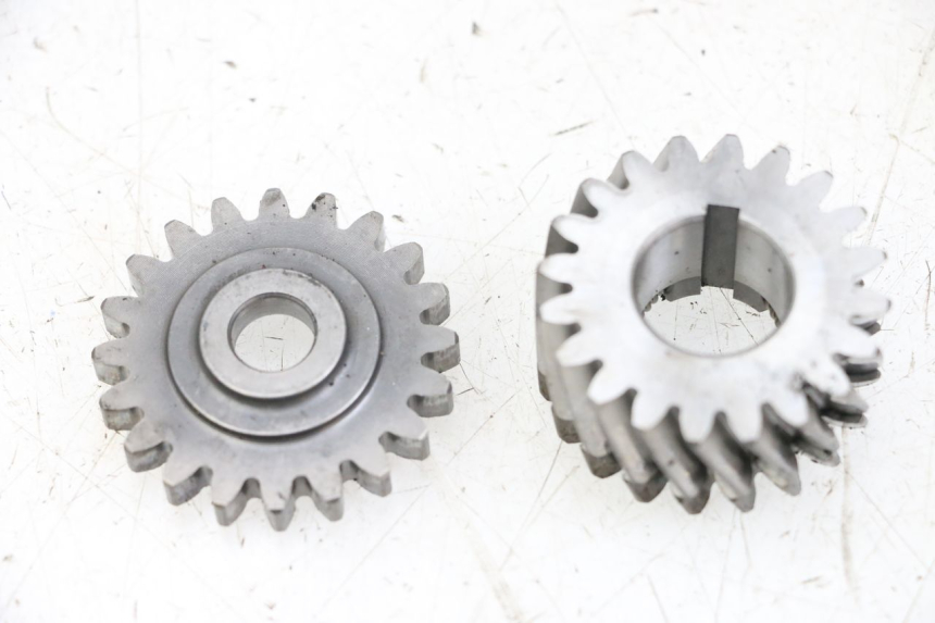 photo de PIGNON TRANSMISSION HYOSUNG GV AQUILA 125 (2000 - 2009) - Détail de la pièce