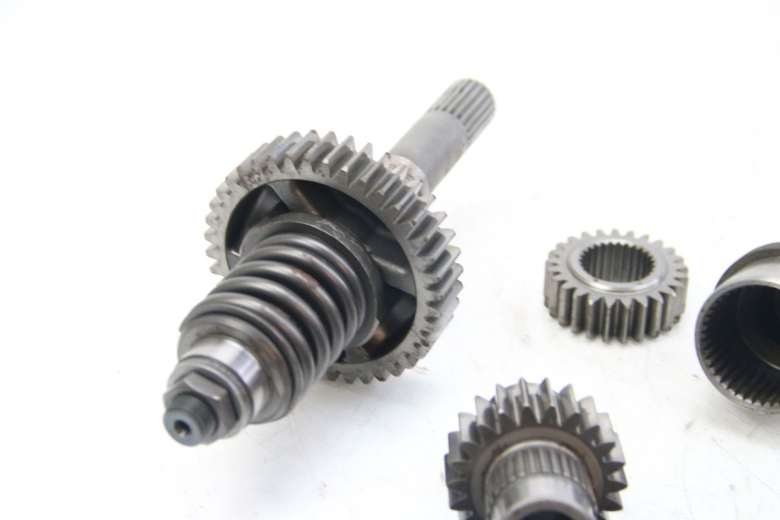 photo de PIGNON TRANSMISSION SUZUKI BURGMAN 650 (2002 - 2004) - Autre angle de vue