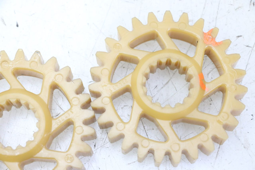 photo de PIGNON TRANSMISSION APRILIA ETX 125 (1998 - 2002) - Gros plan technique