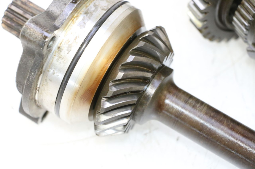 photo de PIGNON TRANSMISSION YAMAHA FJR 1300 (2001 - 2005) - Points de fixation