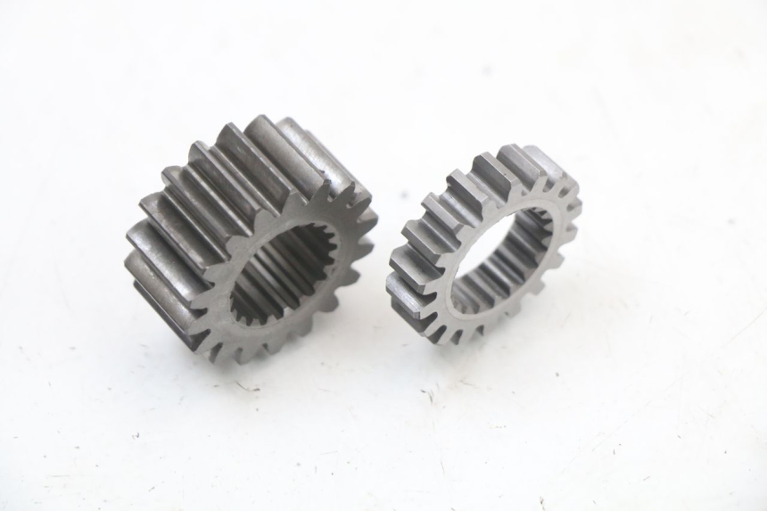 photo de PIGNON TRANSMISSION REGAL RAPTOR RAXTER 2 125 (2007 - 2015) - Zoom état d’usage