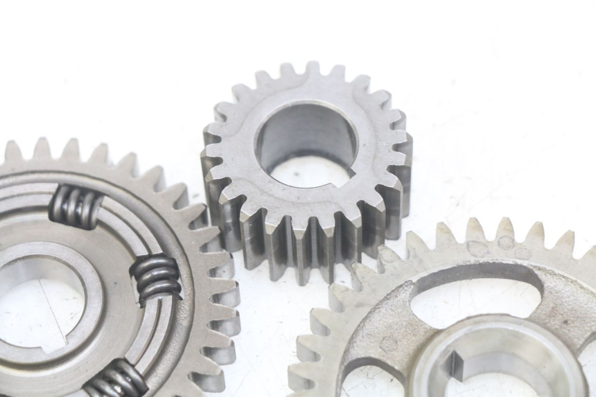 photo de PIGNON TRANSMISSION YAMAHA SR 125 (1982 - 2003) - Autre angle de vue