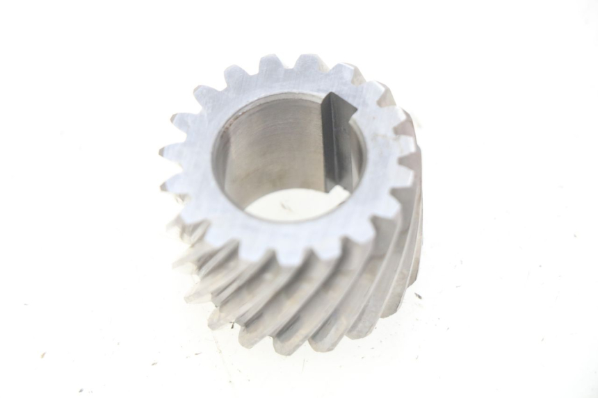 photo de PIGNON TRANSMISSION YAMAHA YZ 80 (1982 - 1983) - Détail de la pièce