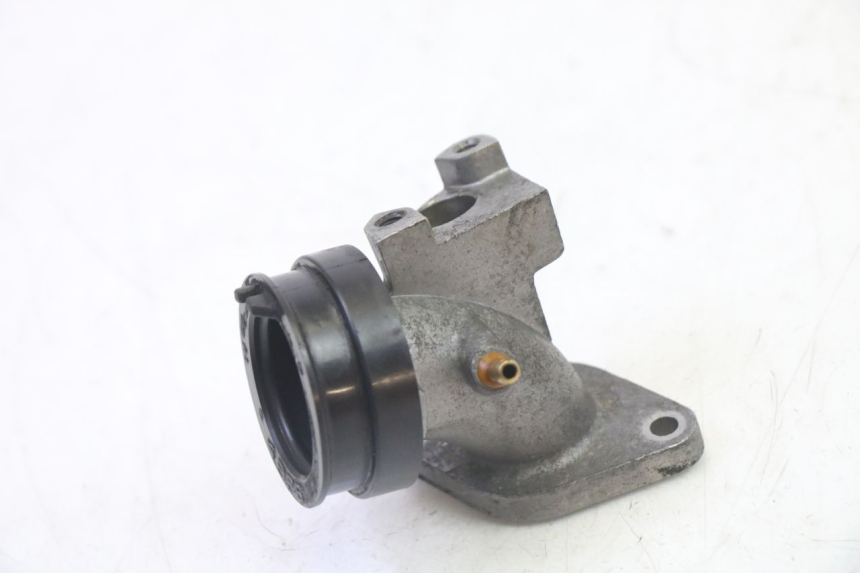 photo de PIPE D'ADMISSION SUZUKI BURGMAN 125 (2007 - 2014) - Zoom état d’usage