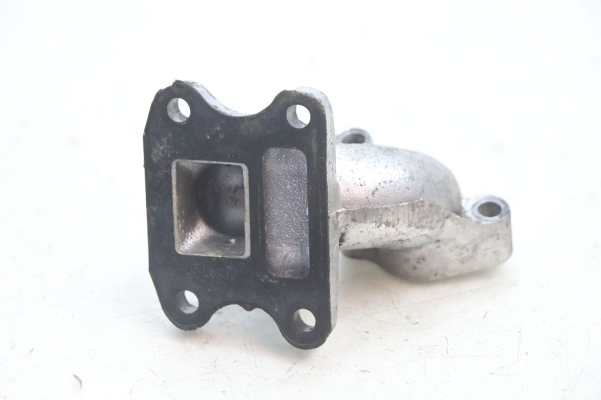 photo de PIPE D'ADMISSION PEUGEOT BUXY 50 (1993 - 1998) - Autre angle de vue