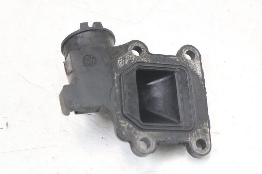 photo de PIPE ADMISSION YAMAHA BW'S 50 (2004 - 2017) - Gros plan technique