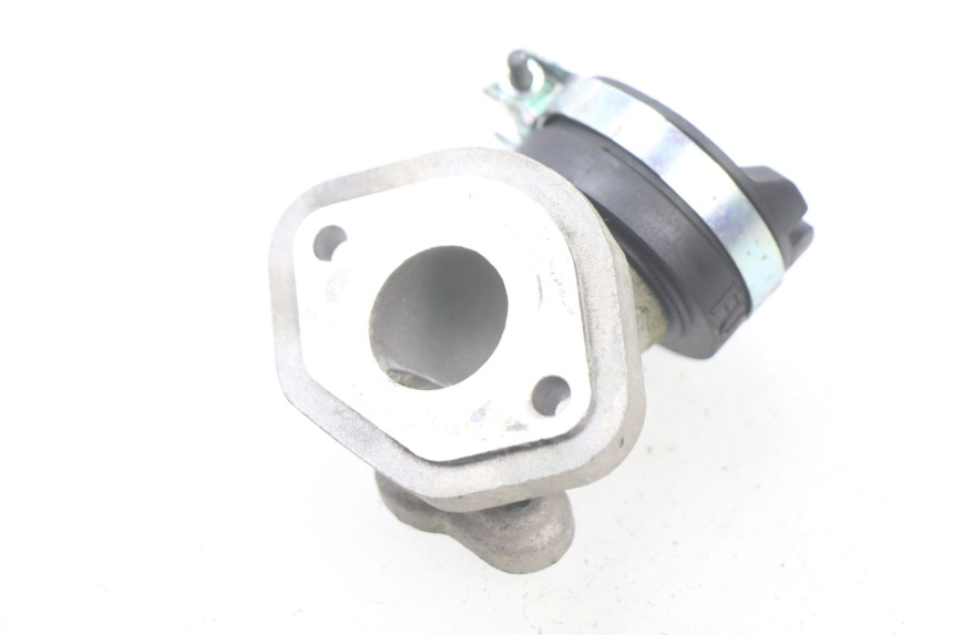 photo de PIPE ADMISSION YAMAHA BW'S BWS 125 (2010 - 2013) - Zoom état d’usage