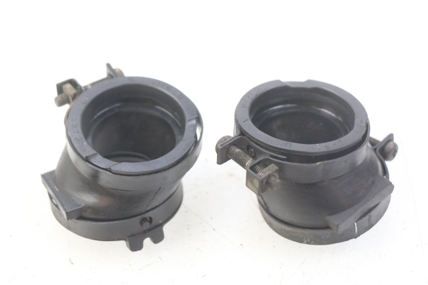 photo de PIPE D'ADMISSION HONDA CBF 500 (2004 - 2007) - Autre angle de vue