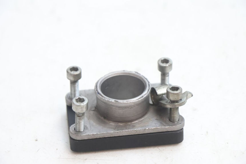 photo de PIPE ADMISSION HM HONDA CRM DERAPAGE RR 50 (2006 - 2017) - Détail de la pièce