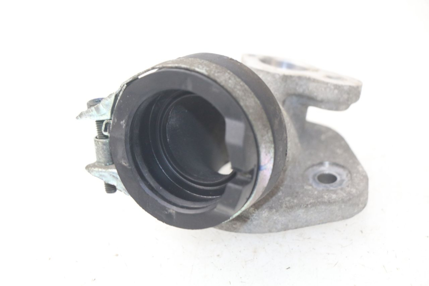 photo de PIPE D'ADMISSION YAMAHA CYGNUS X INJECTION 125 (2007 - 2013) - Zoom état d’usage