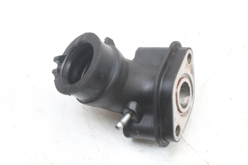 photo de PIPE D'ADMISSION KYMCO DINK 4T 50 (2007 - 2018) - Autre angle de vue