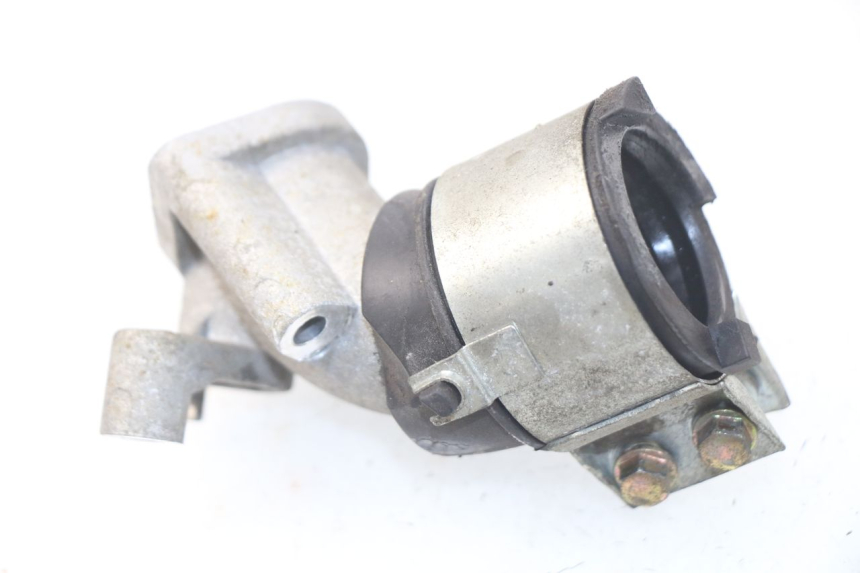 photo de PIPE ADMISSION KYMCO DINK STREET 125 (2009 - 2014) - Gros plan technique