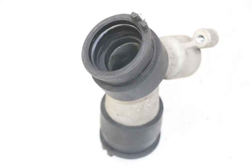 photo de PIPE ADMISSION PEUGEOT ELYSTAR 125 (2002 - 2007) - Zoom état d’usage