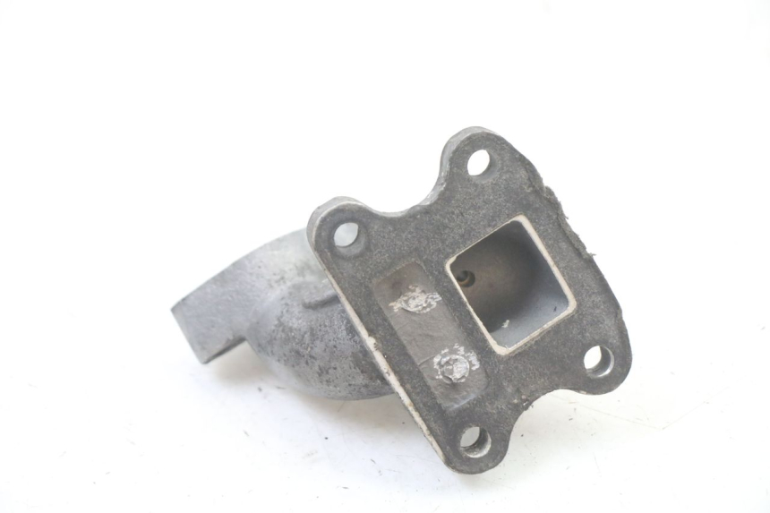 photo de PIPE ADMISSION PEUGEOT ELYSTAR 50 (2002 - 2014) - Zoom état d’usage