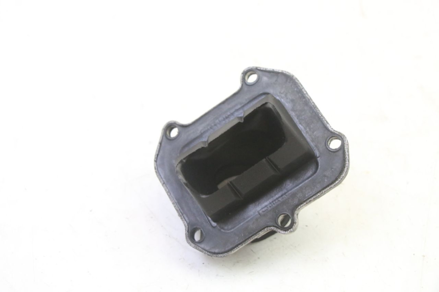 photo de PIPE ADMISSION APRILIA ETX 125 (1998 - 2002) - Points de fixation