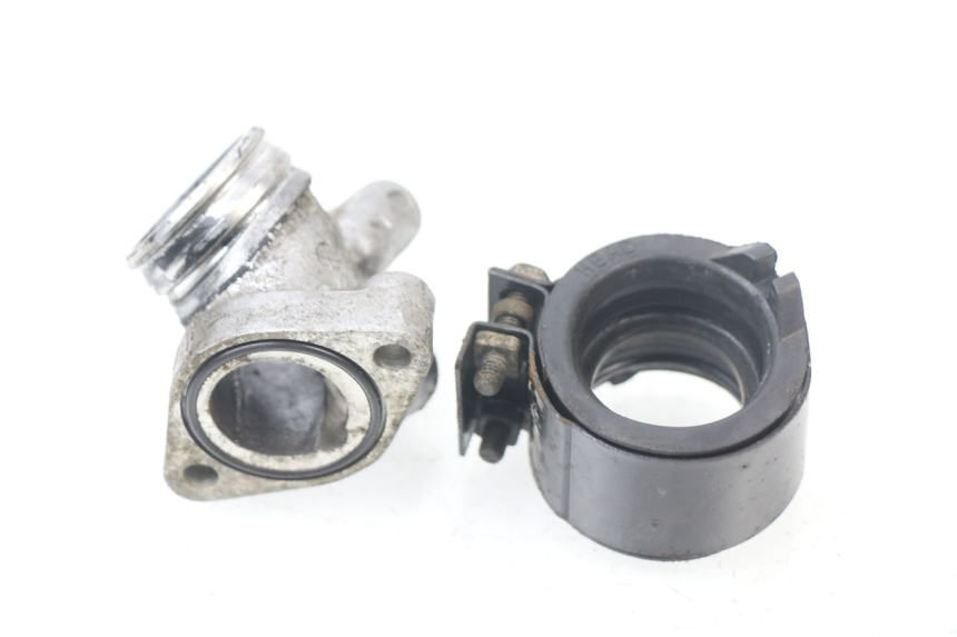 photo de PIPE D'ADMISSION HONDA FES PANTHEON 125 (2003 - 2007) - Autre angle de vue
