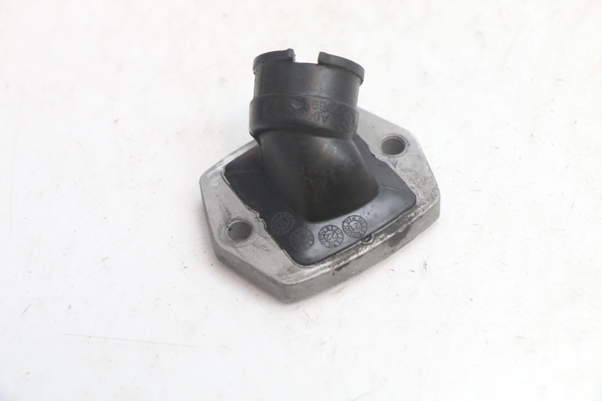 photo de PIPE D'ADMISSION PIAGGIO FLY 2T 50 (2004 - 2017) - Vue principale